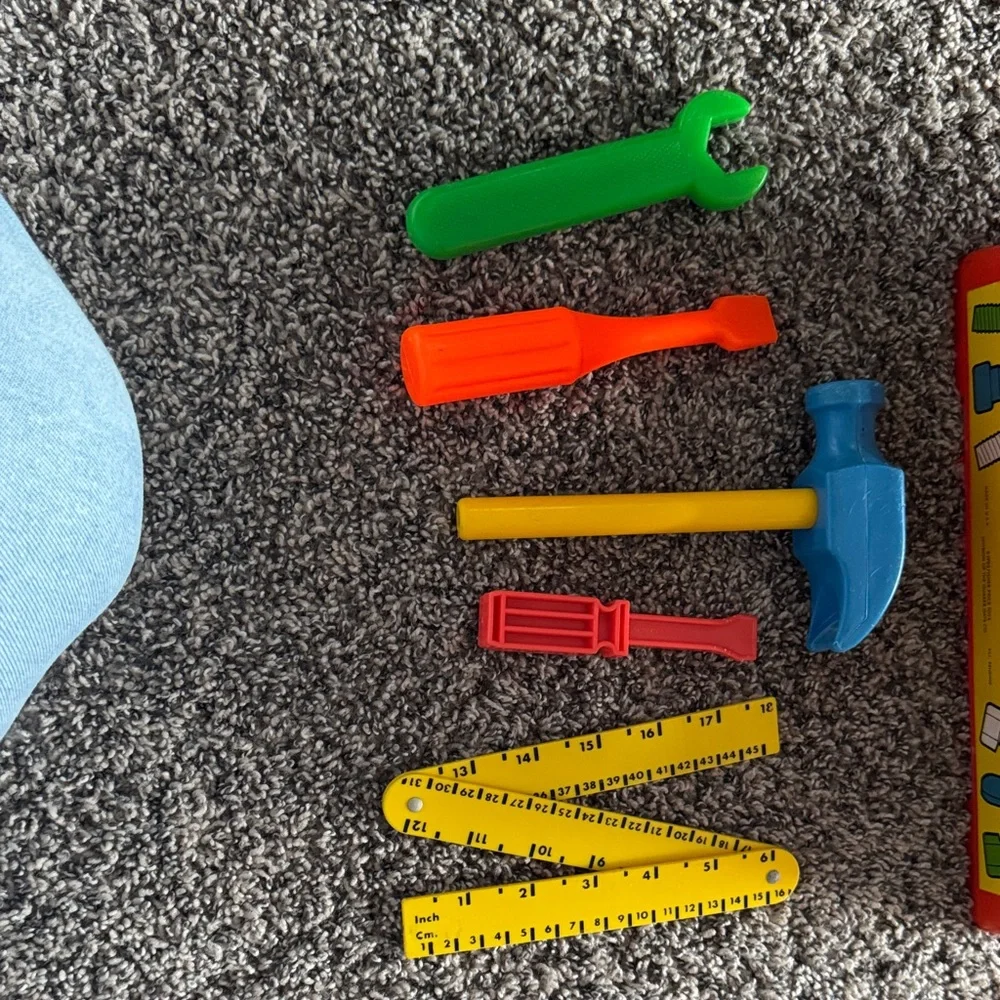 Vintage 1980 Fisher-Price Colorful Tool Bench Set - Picture 2 of 4